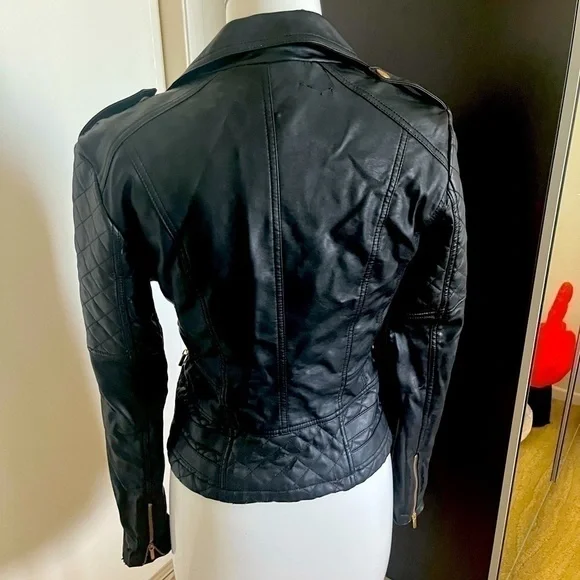 Faux leather jacket size small. Has some blemishes - see images. - Picture 3 of 6
